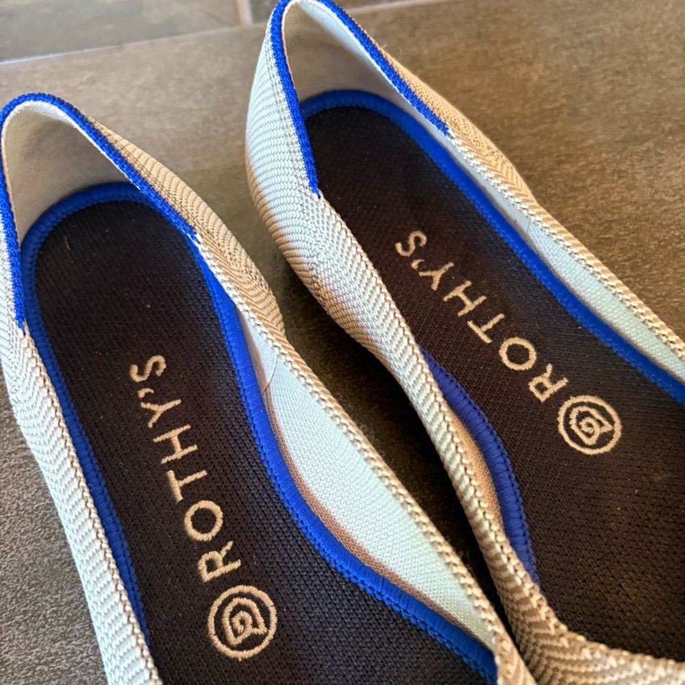 Rothy's Pointed Toe Flats in Light Beige with Blue Trim NWOT - Picture 2 of 8